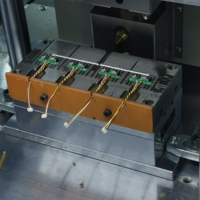 農用機械線路板線束防水，防塵低壓注塑模具，膠料
