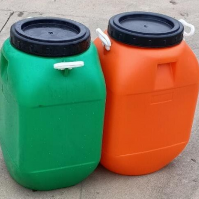 滾塑化工箱，水箱等箱體